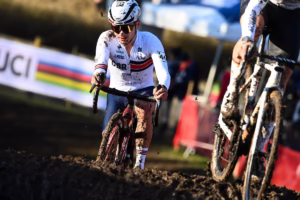 Picture by Simon Wilkinson/SWpix.com - 02/02/2025 - Cycling - 2025 UCI Cyclo-cross World Championships - Liévin, Hauts-de-France, France - Men Elite - Cameron Mason (Great Britain)