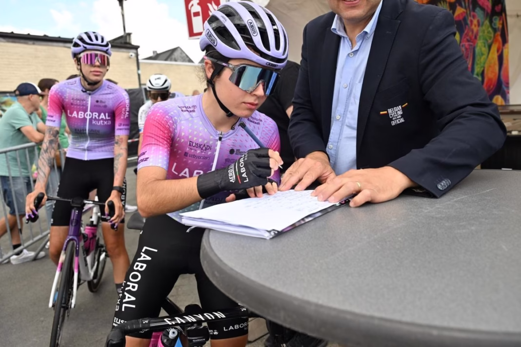 Irati Aranguren signs first professional contract with LABORAL Kutxa-Euskadi Irati Aranguren signs first professional contract with LABORAL Kutxa-Euskadi