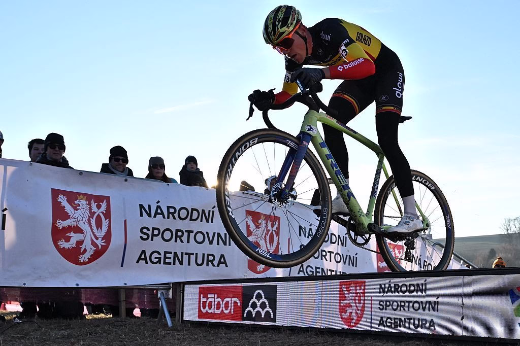 Thibau-Nys-sported-a-special-helmet-for-his-father-Sven-at-World-Cup-Tabor-1