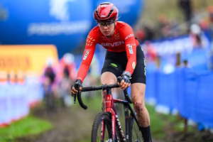 UCI-Cyclo-cross-World-Cup-Flamanville-Aniek-van-Alphen-dominates-to-take-a-first-World-Cup-win-win-in-France-1