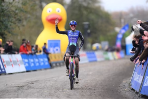 UCI-Cyclo-cross-World-Cup-Terralba-Irresistible-Lucinda-Brand-dominates-to-take-her-ninth-win-of-the-season-1
