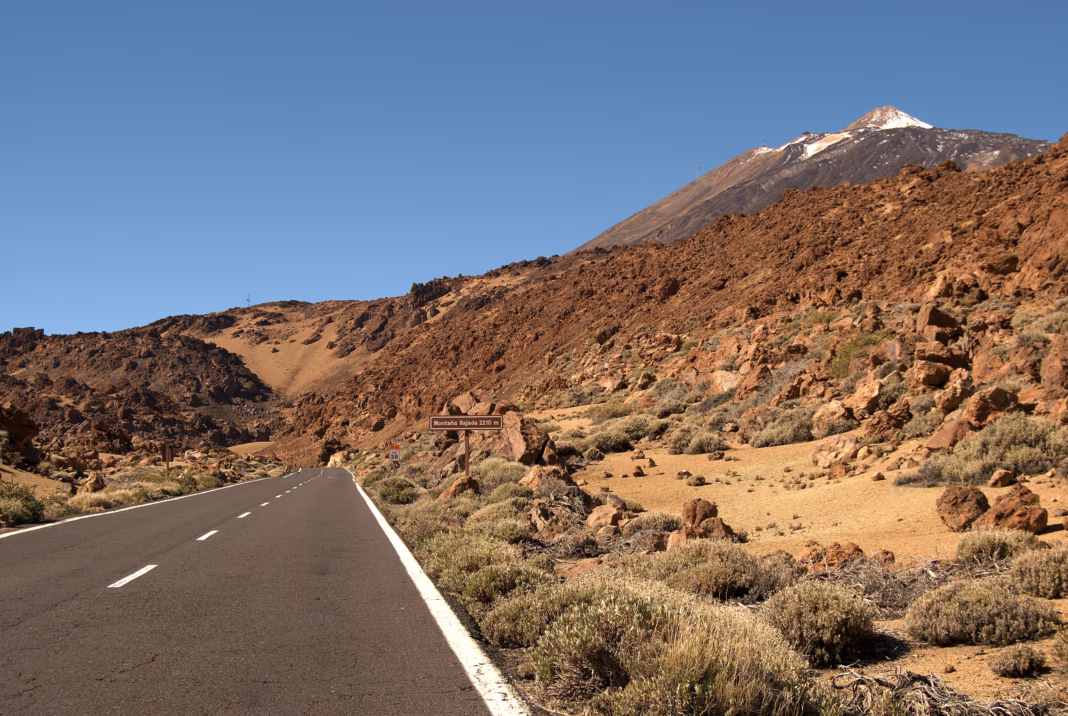 Cycling in Tenerife: The Ultimate Guide to Mount Teide Training Routes and Climbs Cycling in Tenerife: The Ultimate Guide to Mount Teide Training Routes and Climbs