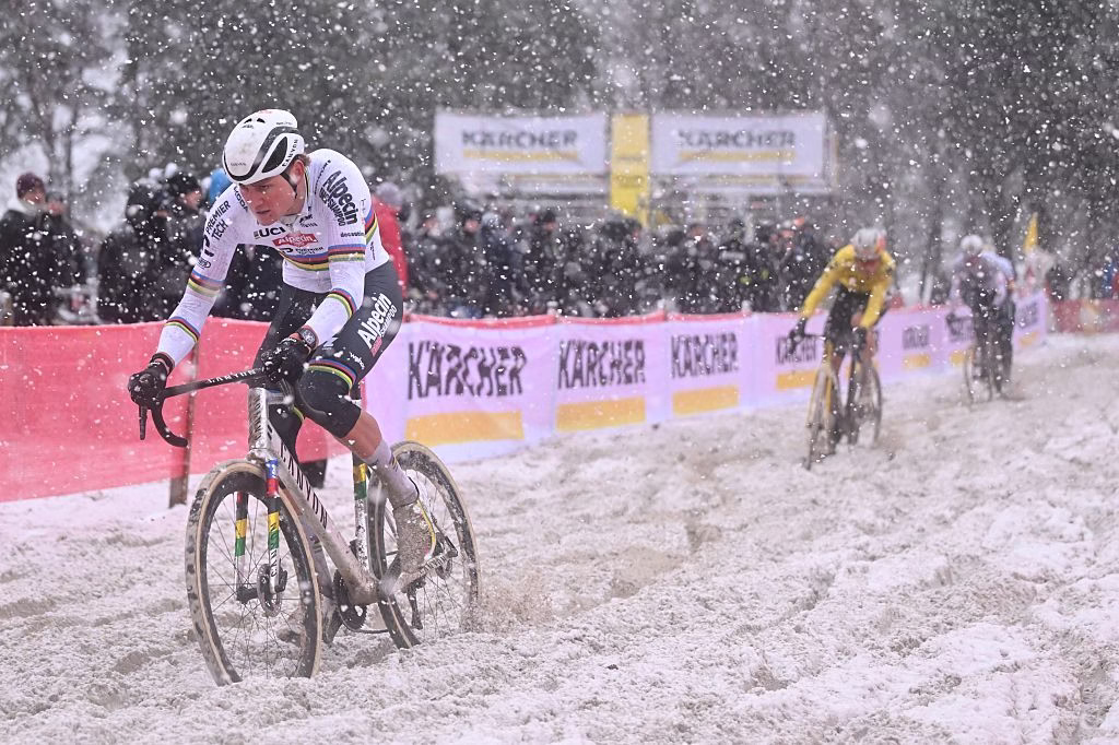 Exact-Cross-Mol-Mathieu-van-der-Poel-conquers-conditions-to-take-another-victory-after-snowy-battle-sees-Wout-van-Aert-crash-heavily-1