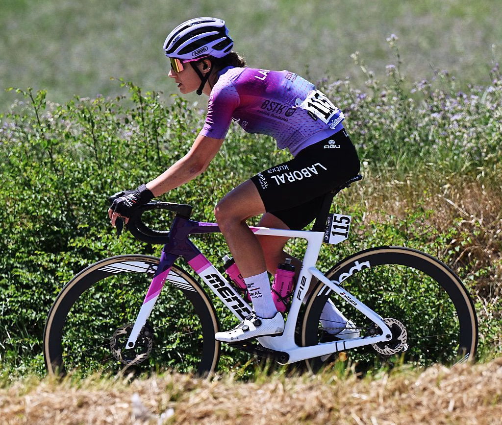 Arianna-Fidanza-sprints-to-victory-at-Pionera-Race-SCV-1