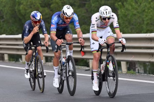SANREMO, ITALY - MARCH 21: (L-R) Thomas Pidcock of Great Britain and Team Pinarello Q36.5 Pro Cycling, Mathieu van der Poel of Netherlands and Team Alpecin-Premier Tech and Tadej Pogacar of Slovenia and UAE Team Emirates - XRG compete in the breakaway during the 117th Milano-Sanremo 2026, Men's Elite a 298km one day race from Pavia to Sanremo / #UCIWT / on March 21, 2026 in Sanremo, Italy. (Photo by Dario Belingheri/Getty Images)