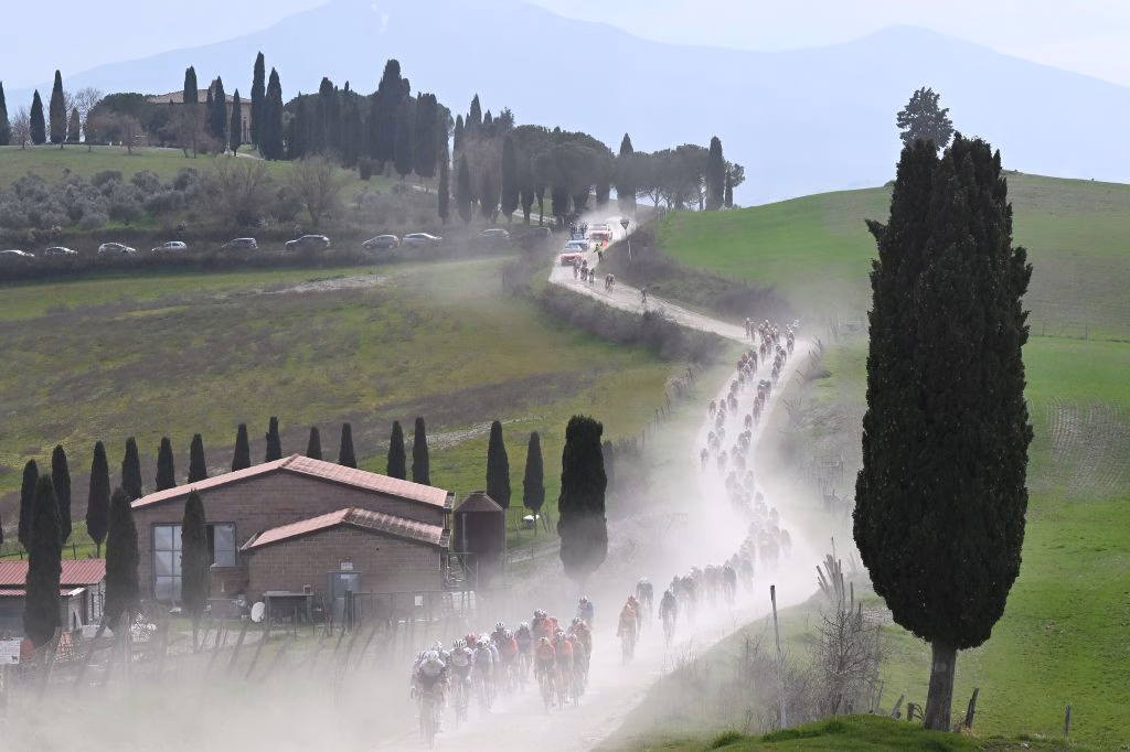 Super-fast-Strade-Bianche-expected-as-spring-comes-early-to-Tuscany-1