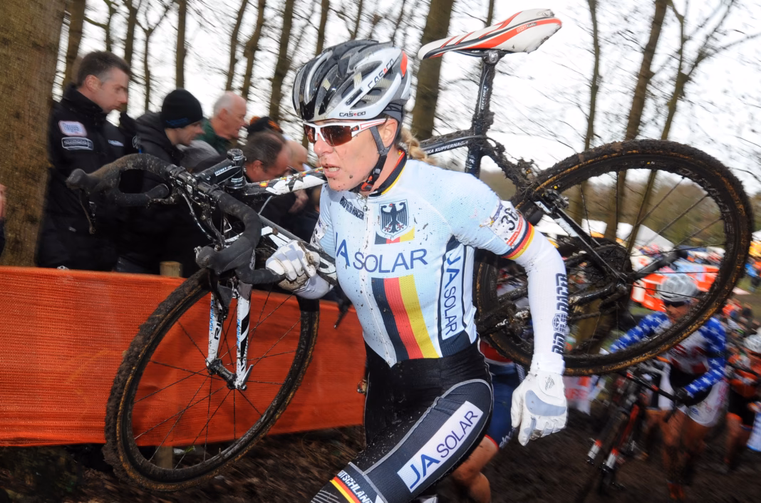 Hanka Kupfernagel racing cyclocross, archive photograph