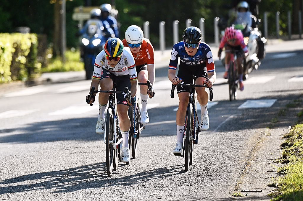 How do Tour de France Femmes riders recover between stages? How do Tour de France Femmes riders recover between stages?