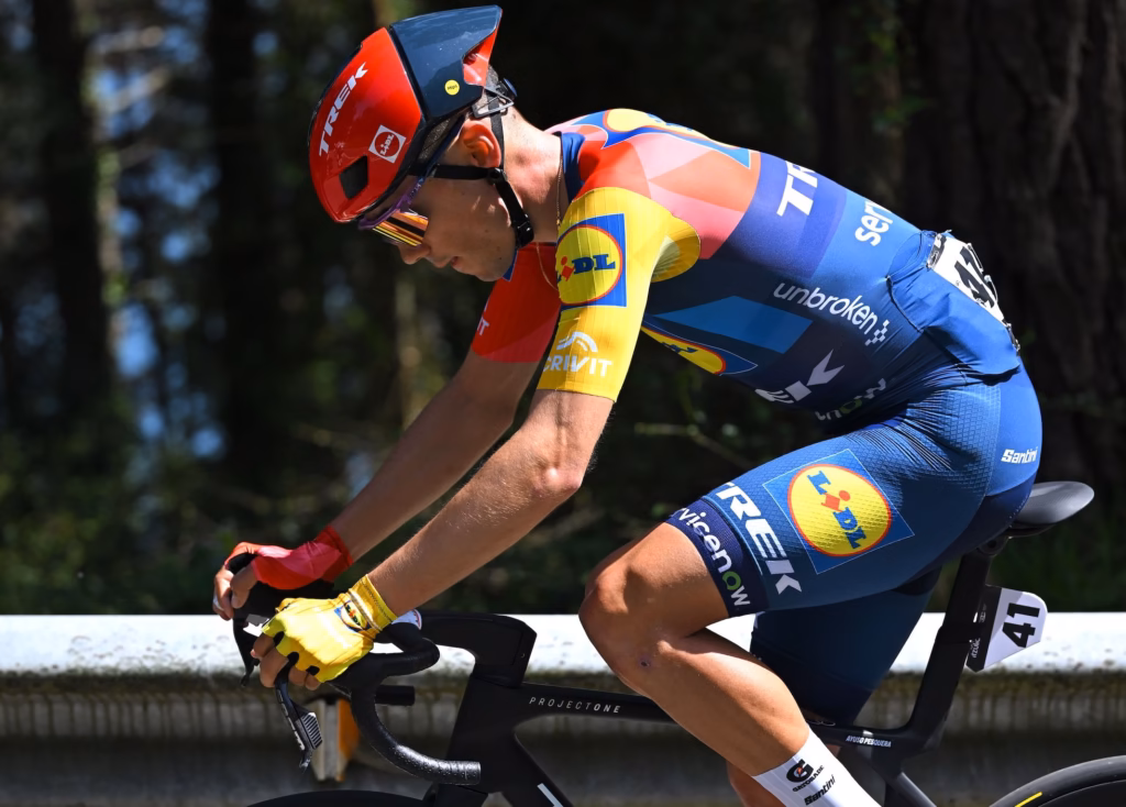 divIts-been-a-few-tough-days-Juan-Ayuso-abandons-Itzulia-Basque-Country-before-chance-to-climb-out-of-large-GC-deficitdiv-1