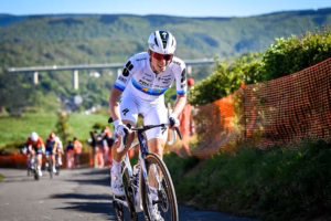 divWe-must-keep-fighting-for-the-future-of-the-sport-–-Demi-Vollering-calls-for-longer-TV-coverage-of-womens-racing-following-Liege-Bastogne-Liege-windiv-1