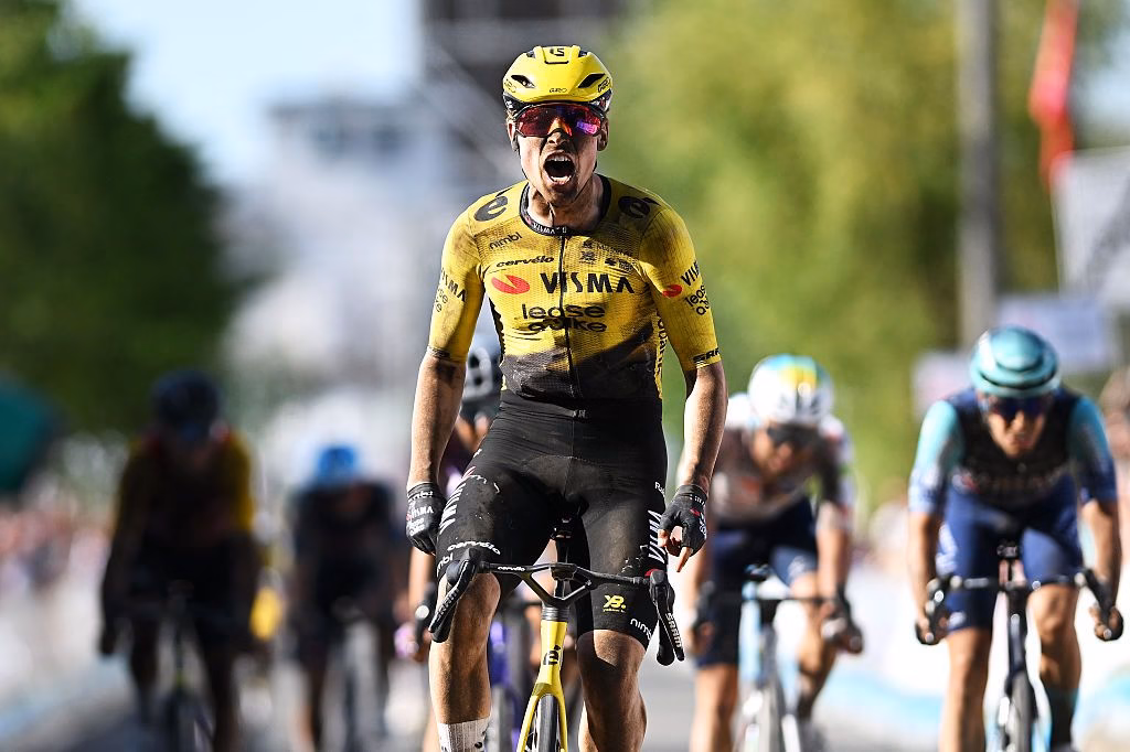 Per Strand Hagenes wins 2026 Paris-Tours