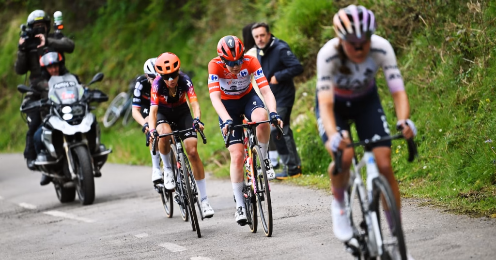 Stiasny Van der Breggen Blasi 2026 Vuelta Femenina Angliru Stage 7