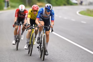 divNo-one-is-unbeatable-–-Home-star-Giulio-Pellizzari-prepares-to-take-on-Jonas-Vingegaard-in-Giro-dItalia-mountains-with-more-energy-for-the-battlediv