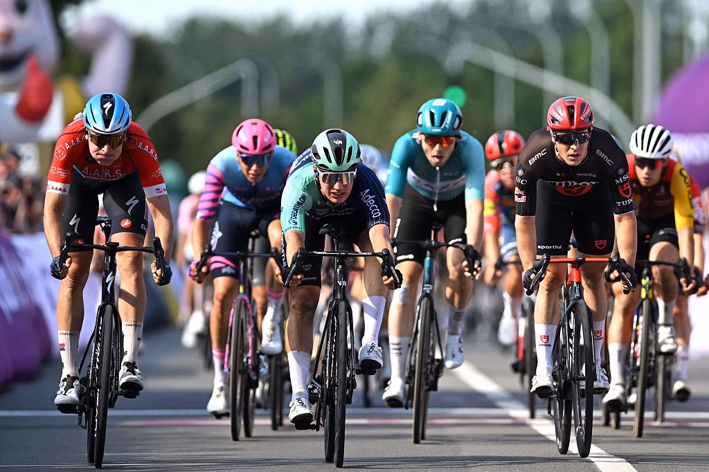 Baloise-Belgium-Tour-Olav-Kooij-wins-stage-4-in-photo-finish-ahead-of-Tim-Merlier