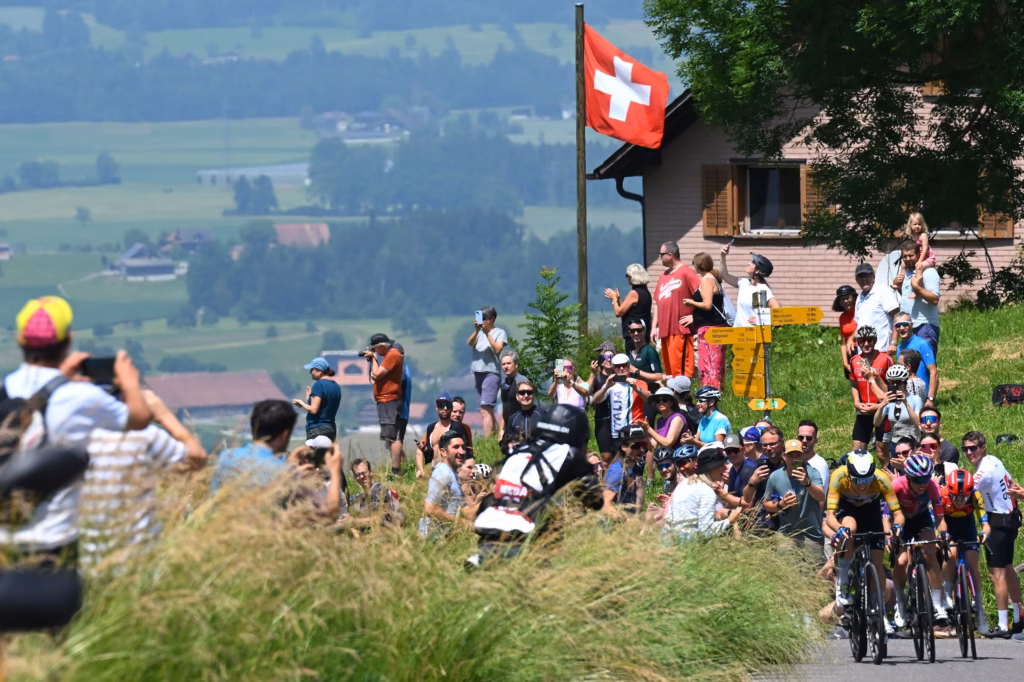 Tour-de-Suisse-Women-stage-1-LIVE-Challenging-finale-sets-the-tone-for-the-week-in-opening-stage