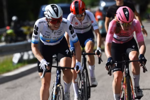 divDemi-Vollering-advances-as-GC-threat-to-Anna-van-der-Breggen-at-Giro-dItalia-Women-though-not-in-usual-dominant-stylediv-1
