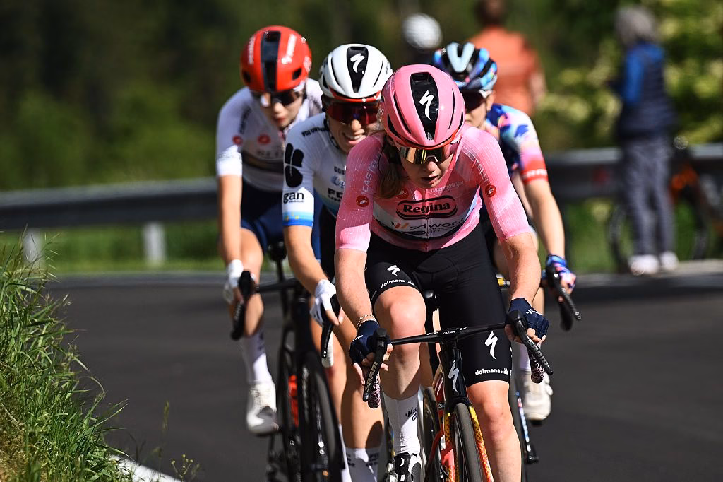 divIt-was-a-good-day-but-also-a-hard-day-–-Anna-Van-der-Breggen-defends-Giro-Women-GC-lead-on-Dolomites-mountain-stagediv-1