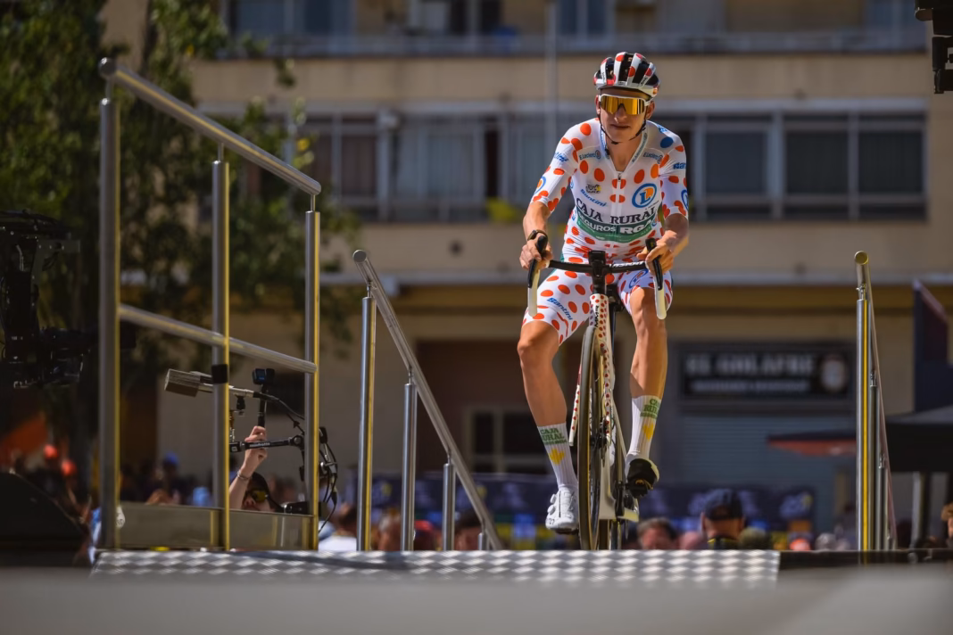 Alex Molenaar out of Tour de France 2026 after Pau crash Alex Molenaar out of Tour de France 2026 after Pau crash