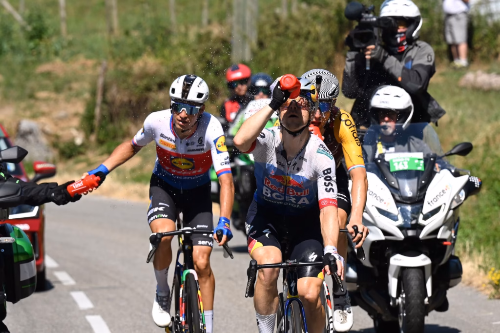 Why-going-in-the-breakaway-is-actually-a-crafty-way-to-beat-the-heat-at-the-Tour-de-France