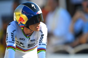 divI-dont-know-what-happened-to-Florian-Remco-Evenepoel-takes-charge-in-Tour-de-France-team-time-trial-as-Lipowitz-loses-contact-on-final-climbdiv