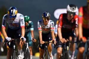 divI-lacked-that-extra-punch-Remco-Evenepoel-blames-long-period-away-from-racing-for-lack-of-sprint-on-Tour-de-France-stage-3-uphill-finishdiv