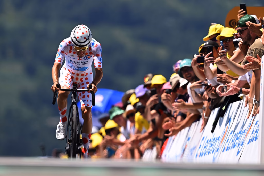 divNever-go-aon-social-media-–-How-top-teams-try-to-ensure-fans-wild-Tour-de-France-fever-doesnt-keep-their-star-riders-awake-at-nightdiv