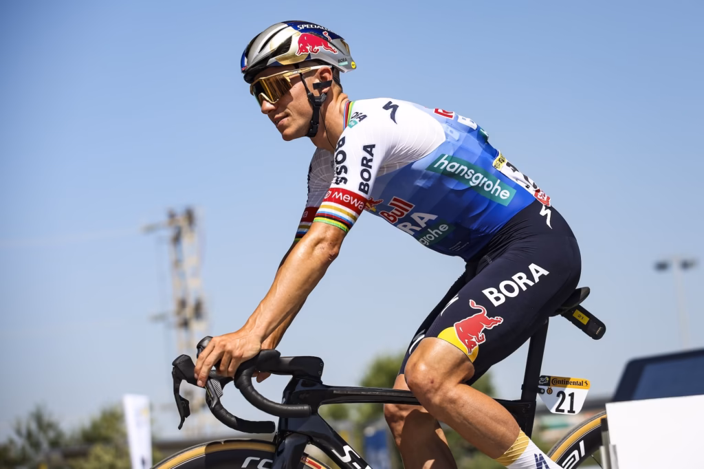 divProbably-the-lightest-Ive-ever-seen-him-–-Red-Bull-full-of-confidence-in-extremely-lean-Remco-Evenepoel-ahead-of-first-Tour-de-France-mountain-stagediv