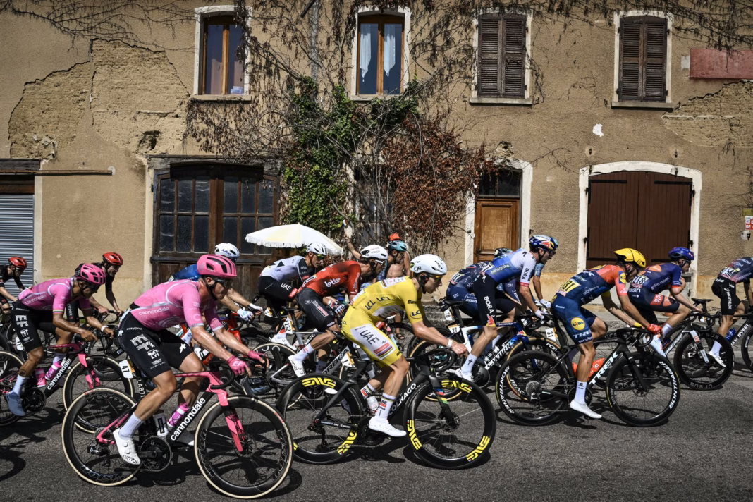 GC and jerseys after Tour de France 2026 stage 17: Pogačar holds yellow as Philipsen closes to seven points in green GC and jerseys after Tour de France 2026 stage 17: Pogačar holds yellow as Philipsen closes to seven points in green