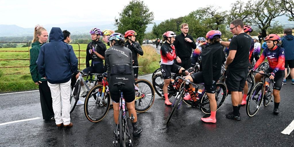 Tour of Britain Women 2026 - 11th Edition - 2nd stage Clitheroe - Blackpool 110,5 km - 20/08/2026 - The race is neutralized to allow an ambulance to pass