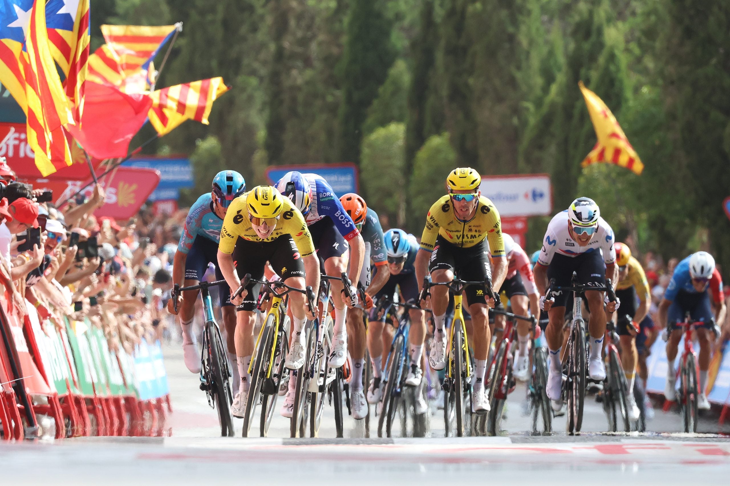 Vuelta a España 2026 stage 5: Matthew Brennan wins again in Roquetes as Tadej Pogačar stays in red