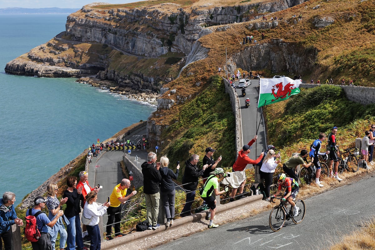 Kim Le Court-Pienaar climbs The Great Orme during the 2026 Tour of Britain Women