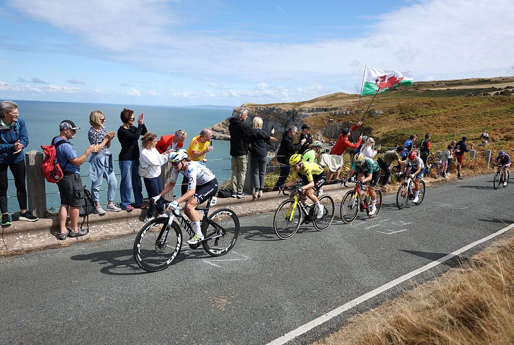 divA-shame-I-wasnt-on-Kims-wheel-in-the-final-corner-–-Liane-Lippert-second-behind-unstoppable-Le-Court-Pienaar-on-Tour-of-Britain-Women-queen-stagediv