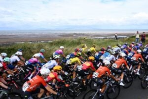 divCars-from-the-general-public-coming-at-me-from-all-directions-–-Maeve-Plouffe-narrowly-avoids-being-hit-by-driver-at-Tour-of-Britain-Womendiv