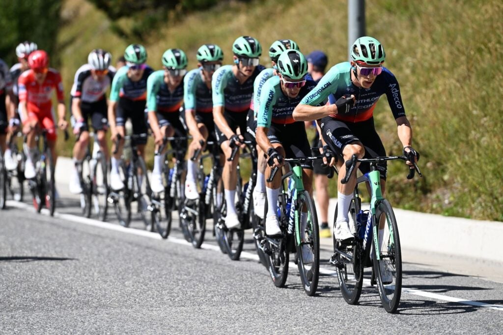 divI-dont-know-if-people-at-home-understood-it-–-Decathlon-defend-tactics-amid-surprise-from-within-the-peloton-on-first-Vuelta-a-Espana-mountain-stagediv