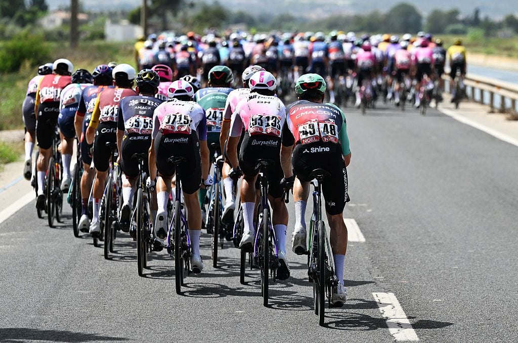 divI-might-still-have-a-stage-win-in-me-Mads-Pedersen-sacrifices-rare-sprint-chance-for-Vuelta-crosswind-gambit-that-falls-shortdiv