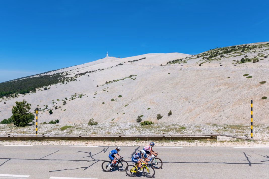 Mont Ventoux: what time does the decisive climb begin today? Mont Ventoux: what time does the decisive climb begin today?