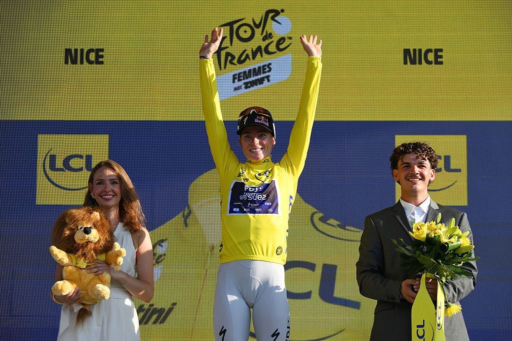divTour-de-France-Femmes-stage-9-LIVE-The-fight-for-the-yellow-jersey-is-alive-as-the-peloton-races-four-laps-up-Col-dEzediv