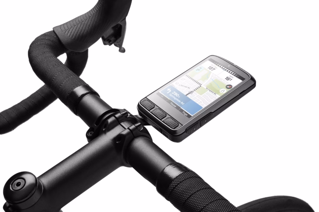 Garmin Edge 1050 vs Wahoo ELEMNT ACE: which flagship GPS is better?